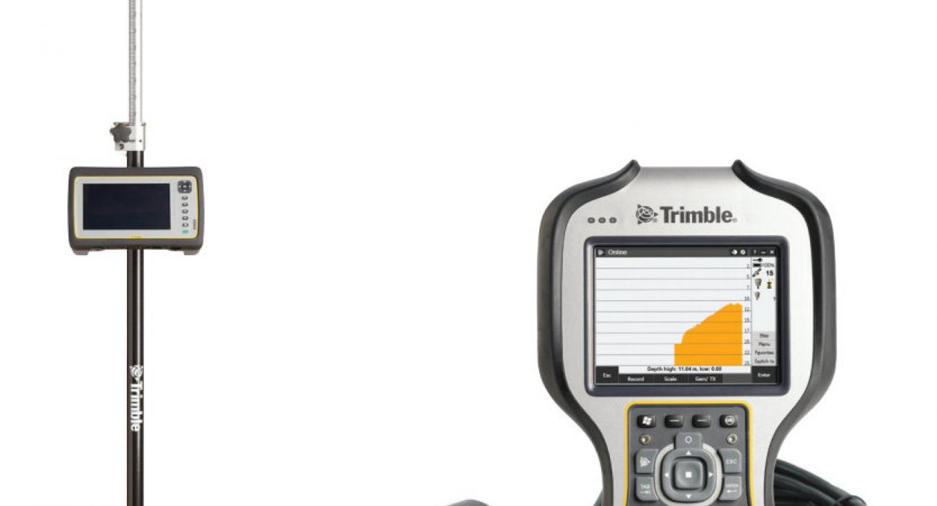EU400 (Precision Echosounder with USB connection) is connected to Trimble